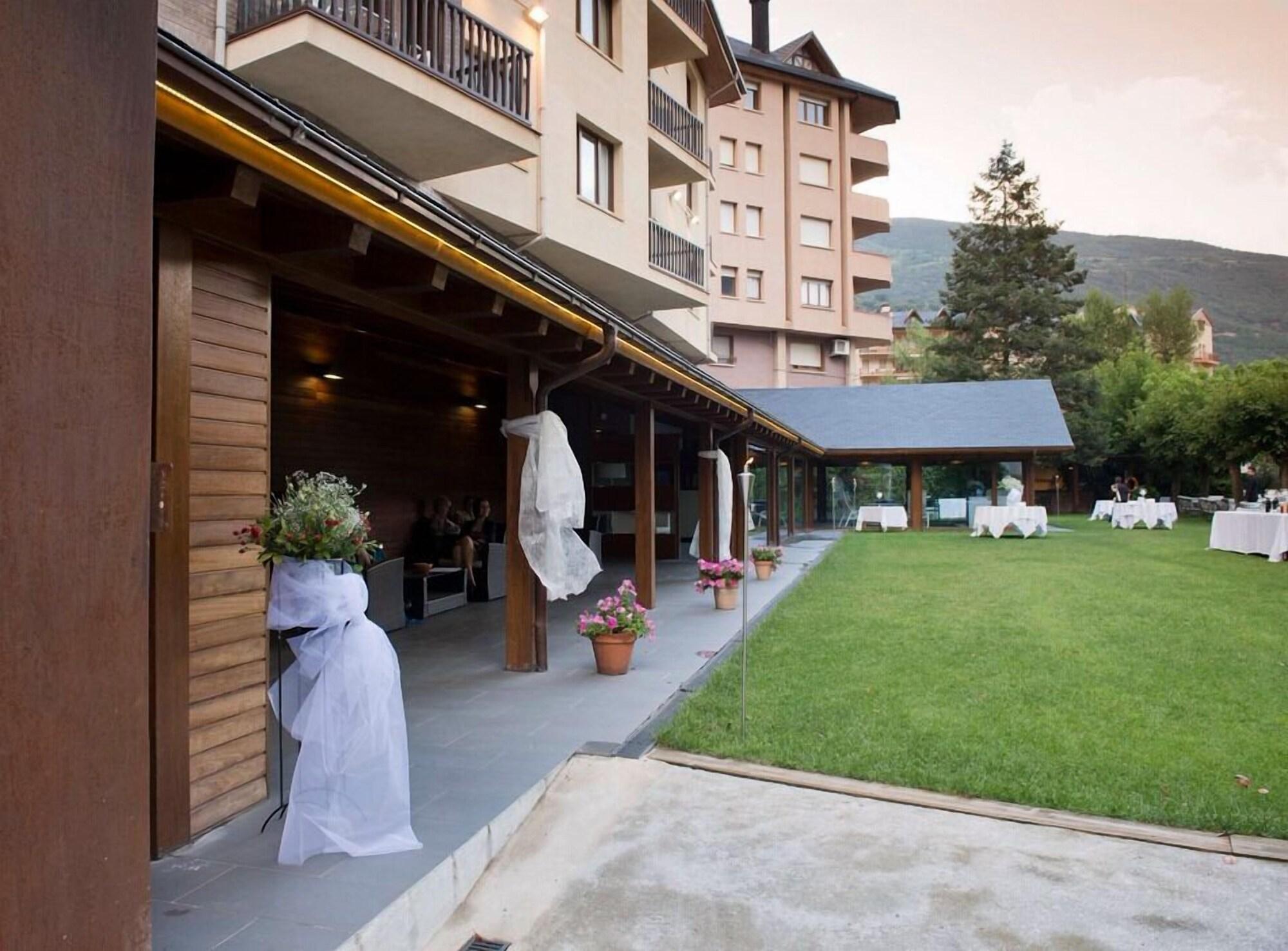 Hotel Restaurant Pessets & Spa 소르트 외부 사진